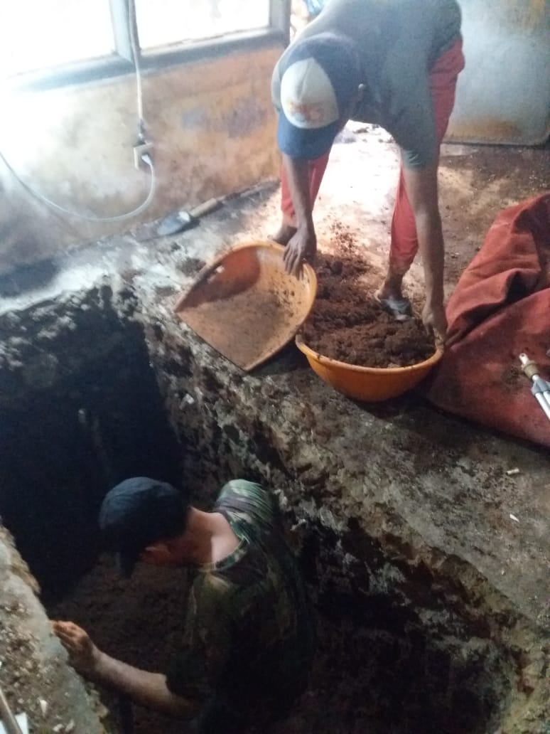 Giat Pembuatan Septic Tank di Dusun I Desa Lebak Anyar